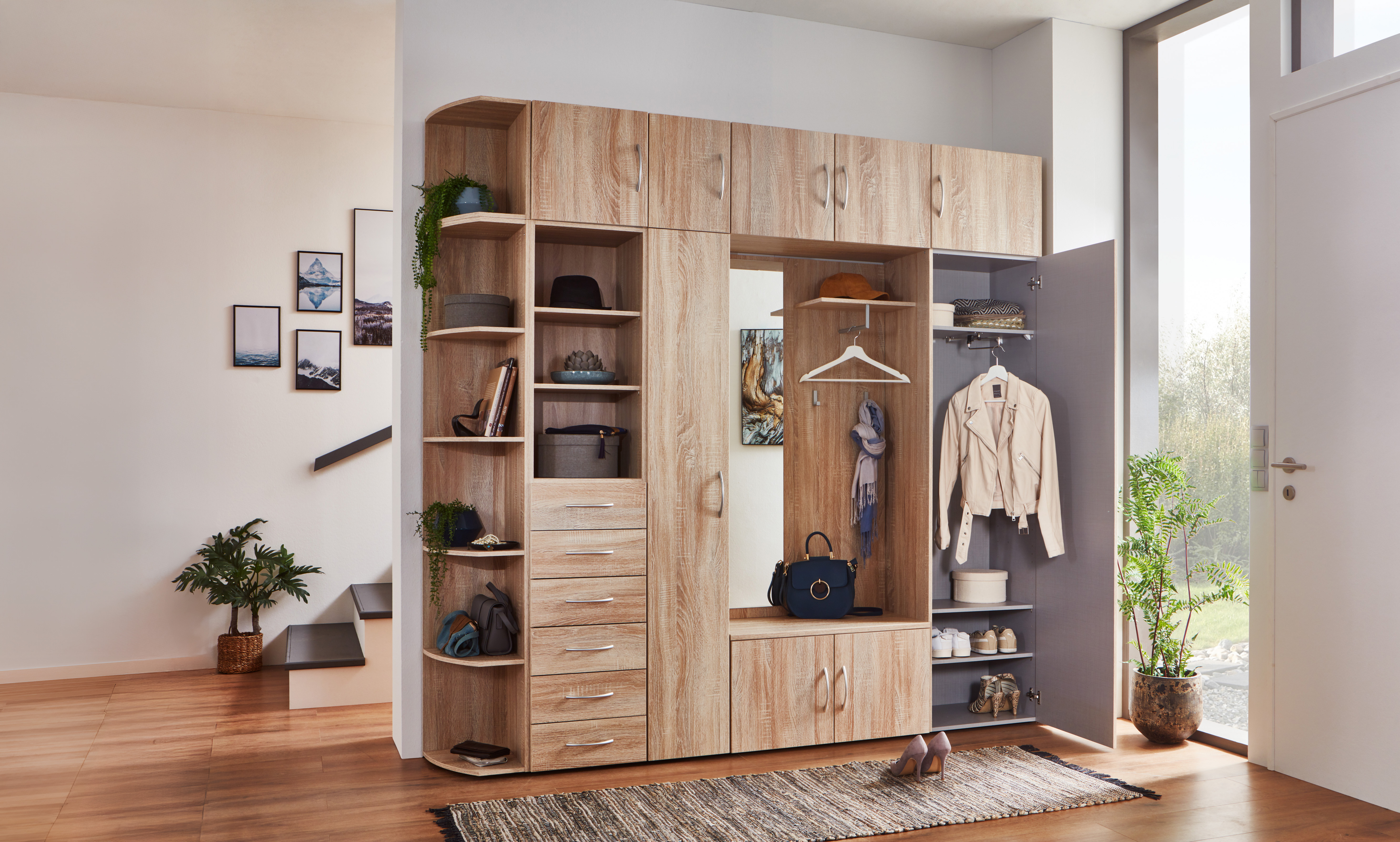 MRK 219 Garderobe mit 676 offen